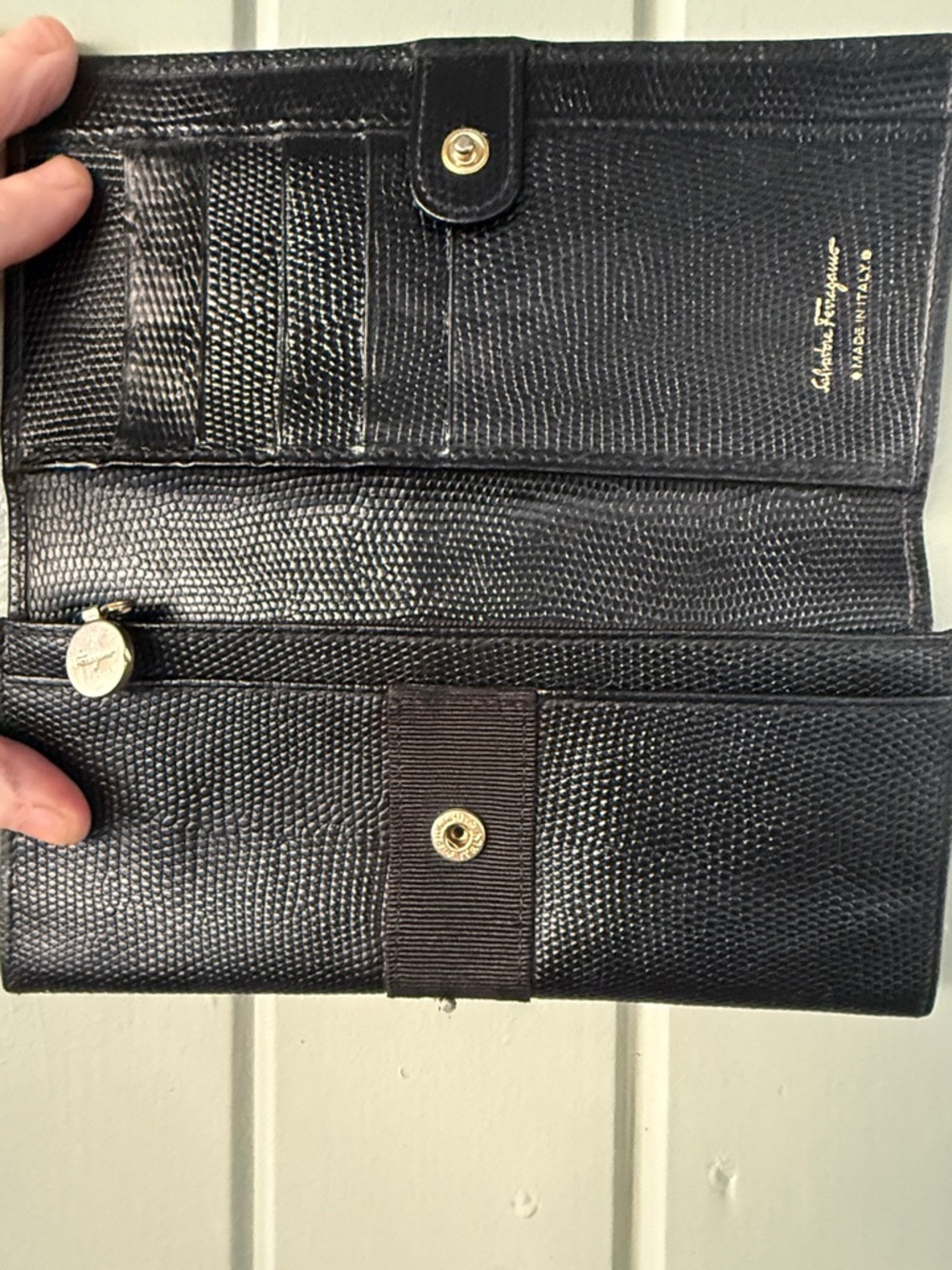Salvatore Ferragamo Vara Bow Continental Wallet Black Textured Leather Clutch - Picture 8 of 13
